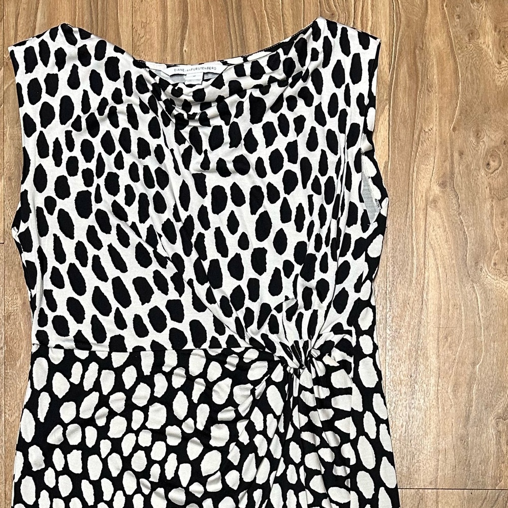 **DVF** sleeveless dress SIZE 12